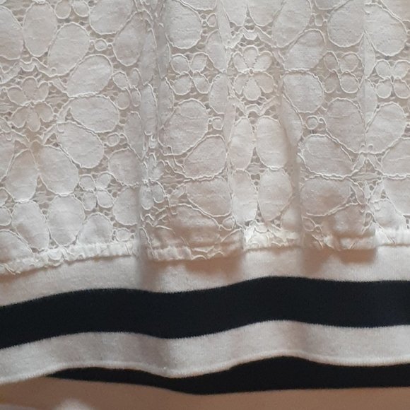 Lace top for the larger girls. - Picture 9 of 9